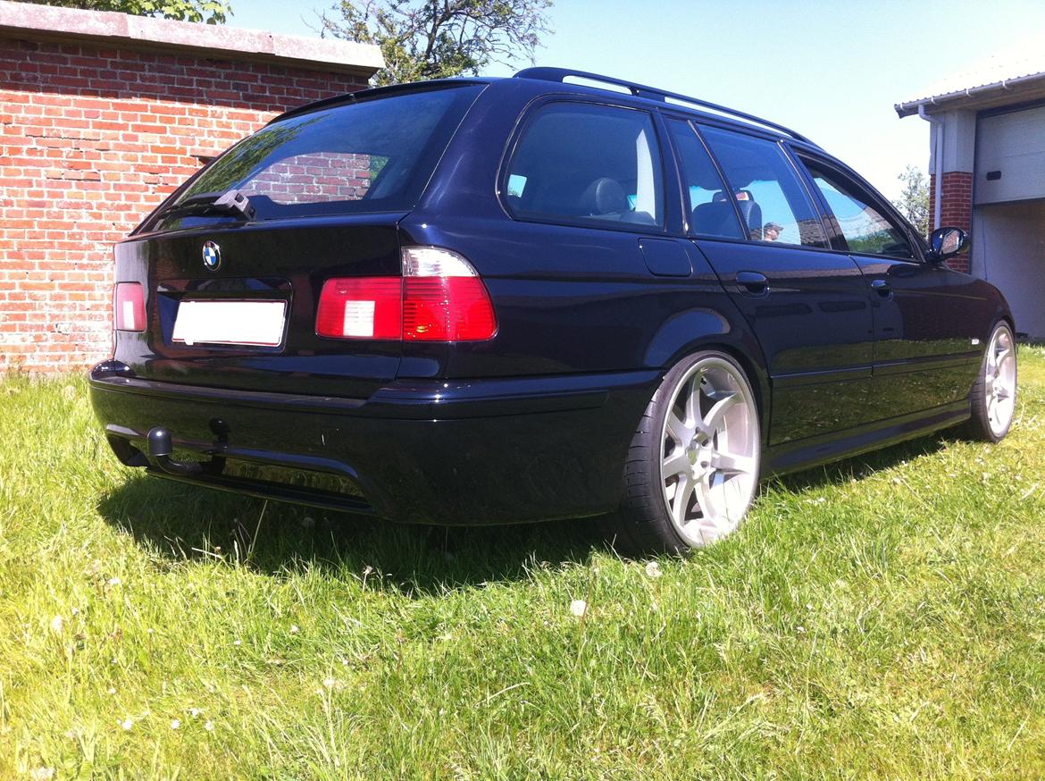 BMW E39 530d touring (M5) >> SOLGT << - 15/5-12 Nu med M5 kofangere, carbon swarts lakering, og higloss shadovline lister billede 10