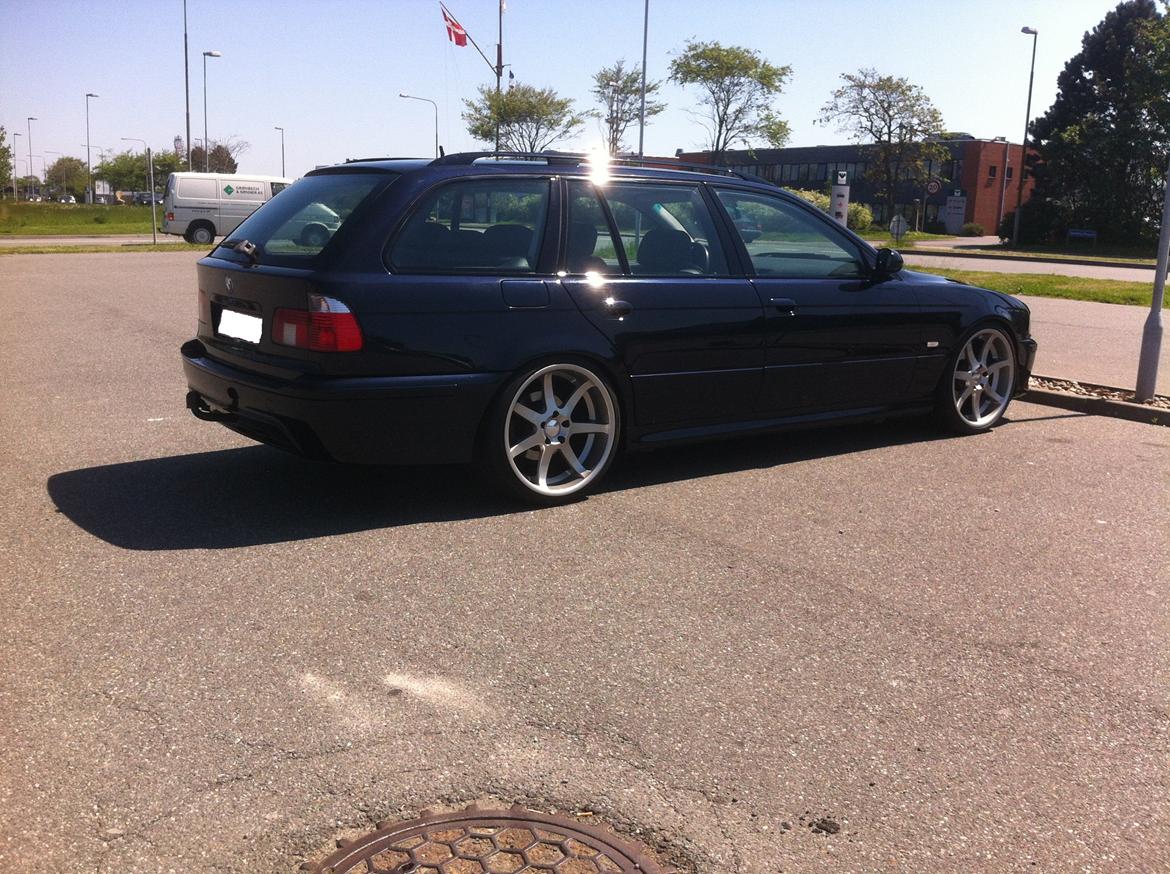 BMW E39 530d touring (M5) >> SOLGT << - 15/5-12 Nu med M5 kofangere, carbon swarts lakering, og higloss shadovline lister billede 7