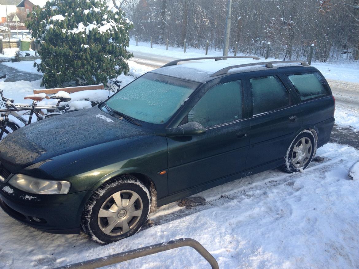 Opel vectra 1.8 16v stationcar - Det gode ved den er at den starter i al slags vejr billede 3