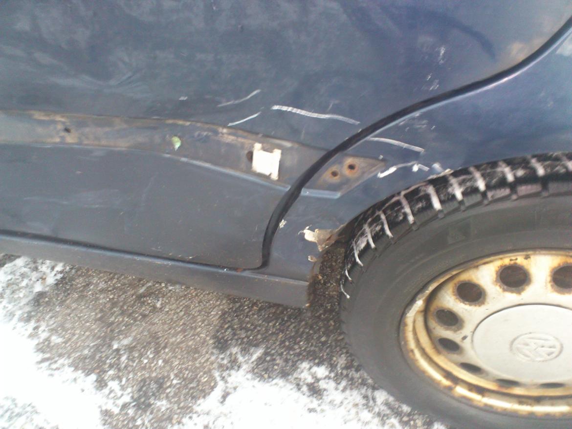 VW Golf III 1,9 TDI ( Død ) - En peugeot 107 overså mig på bilka's parkeringsplads og nu ser den sådan ud, heldigvis ingen personskade billede 19