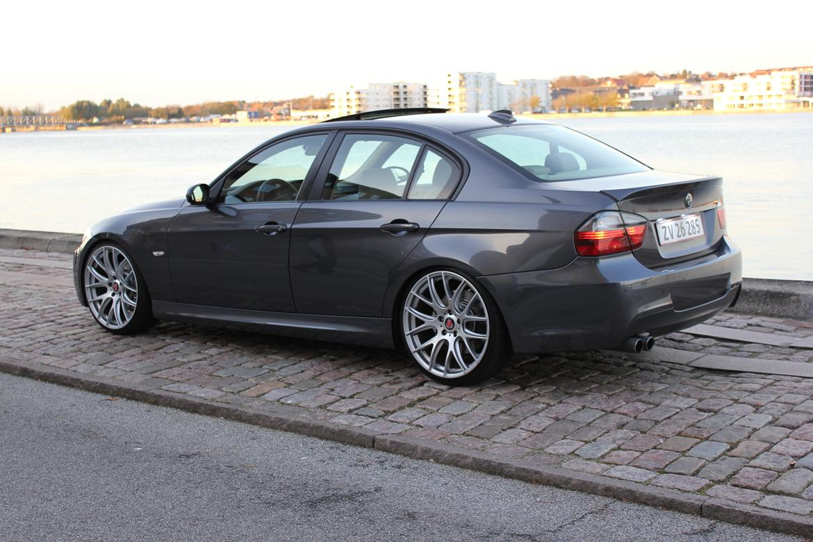BMW 330i Aut. billede 3