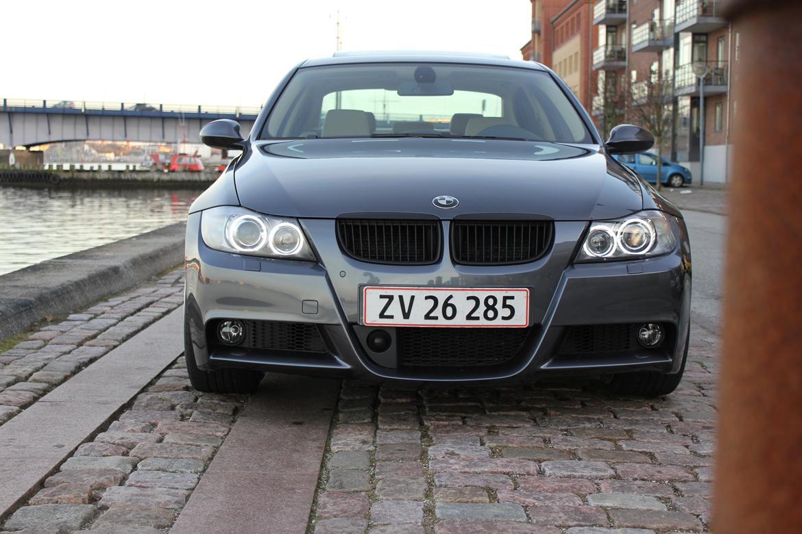BMW 330i Aut. billede 4
