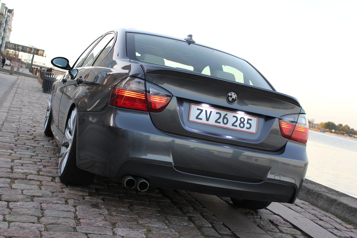 BMW 330i Aut. billede 7