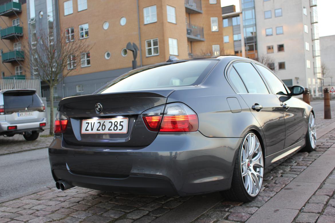 BMW 330i Aut. billede 8