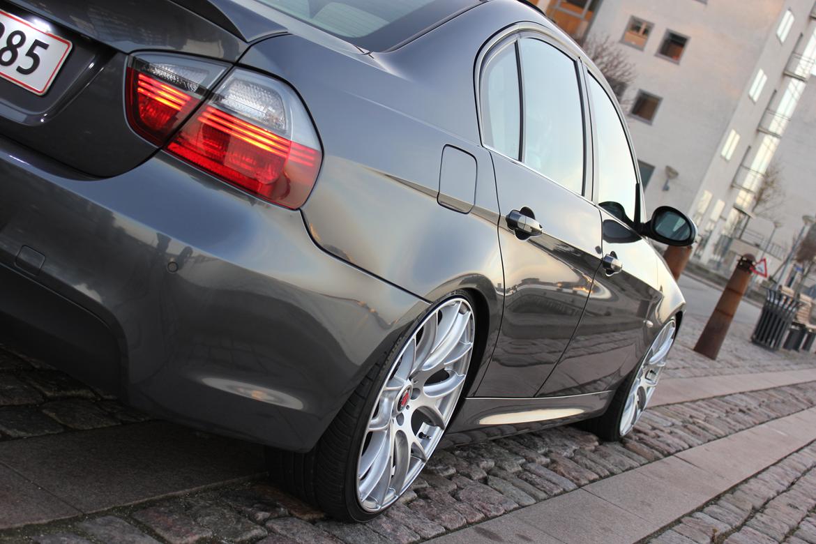 BMW 330i Aut. billede 9