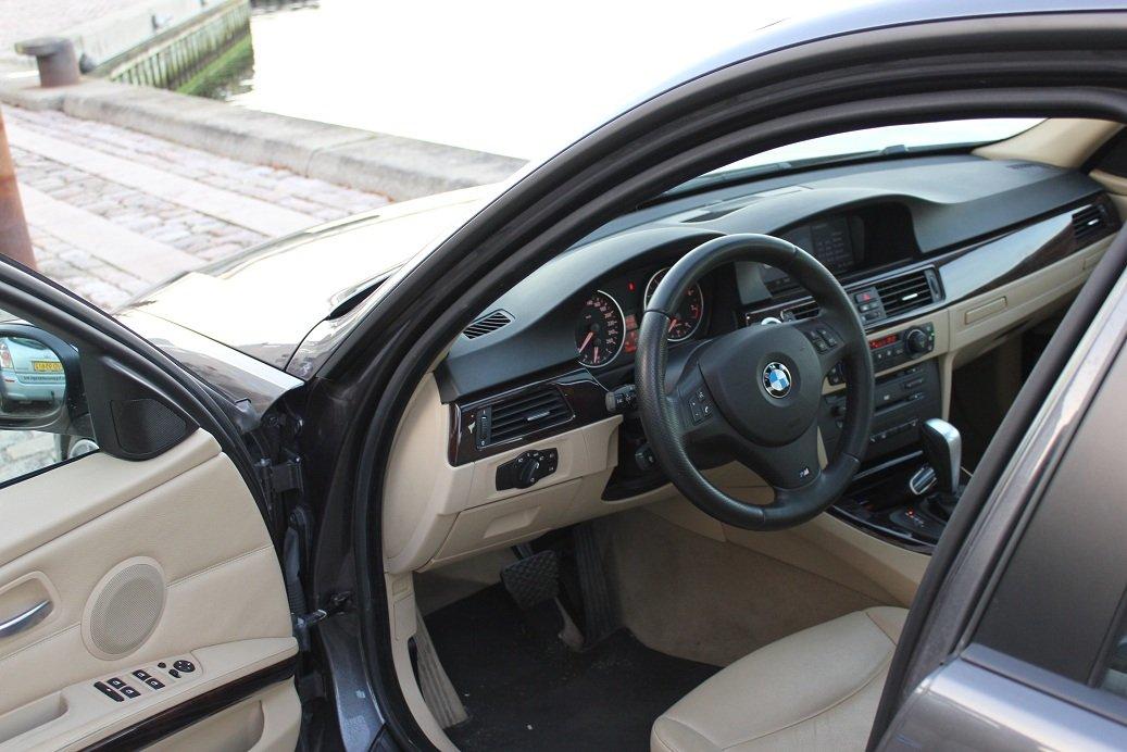 BMW 330i Aut. billede 15