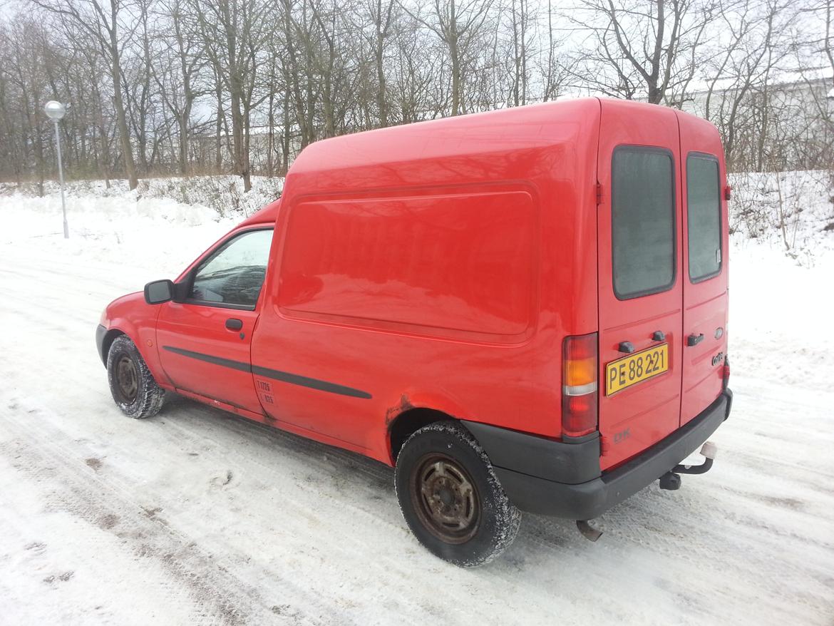 Ford Courier Van 1,8 D (skrottet) billede 1