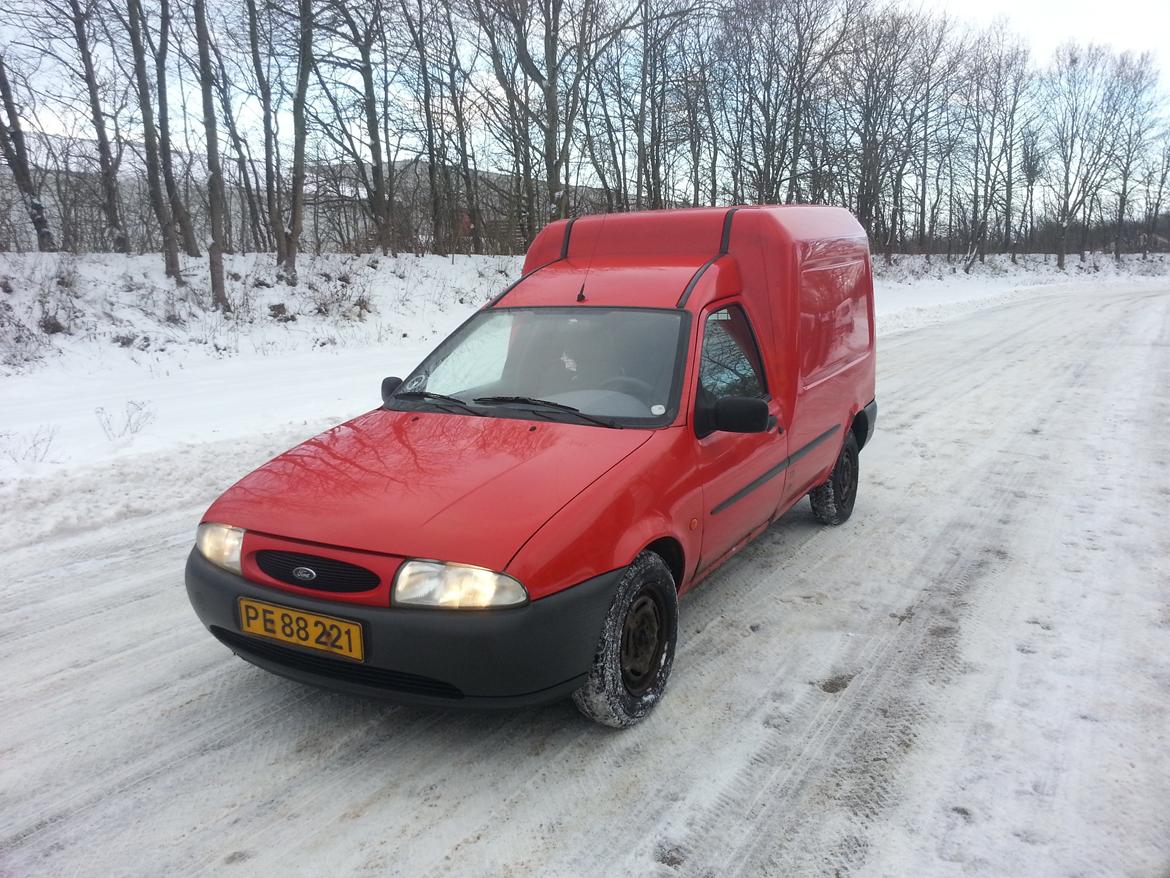 Ford Courier Van 1,8 D (skrottet) billede 2