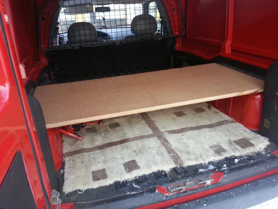 Ford Courier Van 1,8 D (skrottet) billede 9