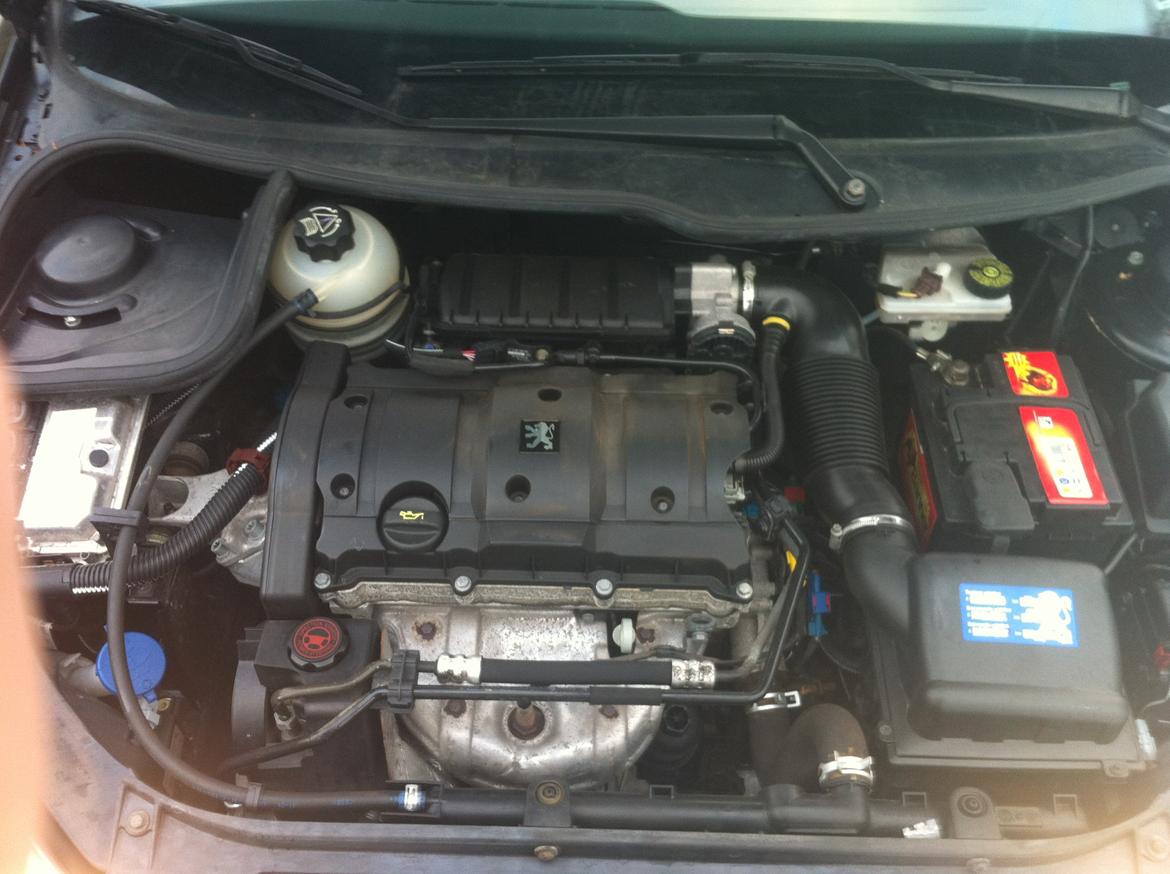 Peugeot 206 s16 (totaltskadet :( ) billede 13