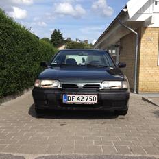 Nissan Primera P10 LX