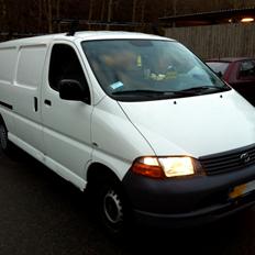 Toyota Hiace 2,5 D-4D 102 lang Komf. 5d