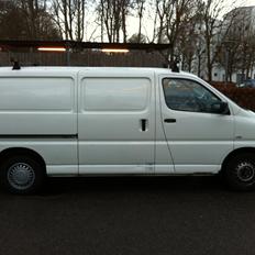 Toyota Hiace 2,5 D-4D 102 lang Komf. 5d