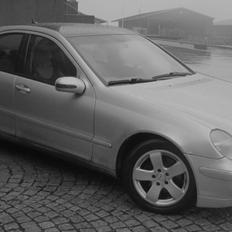 Mercedes Benz 220 CDI