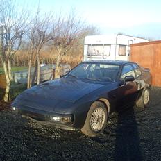 Porsche 924  VETERAN