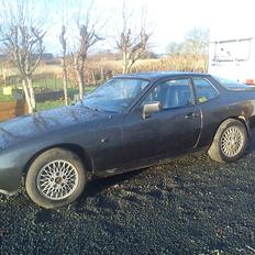 Porsche 924  VETERAN