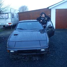 Porsche 924  VETERAN