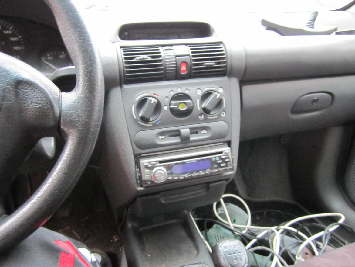 Opel Corsa B 1,4i billede 4