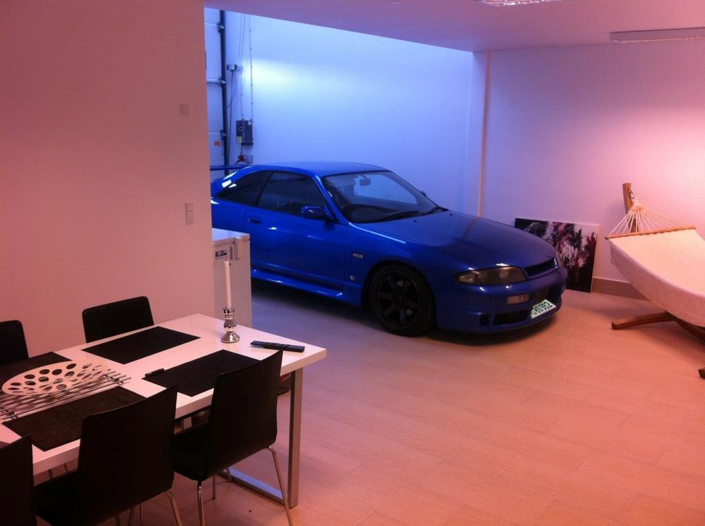 Nissan Skyline R33 GTST - Min spisestue hvor hun holder dejligt tørt, med varme i gulvet,:) billede 14