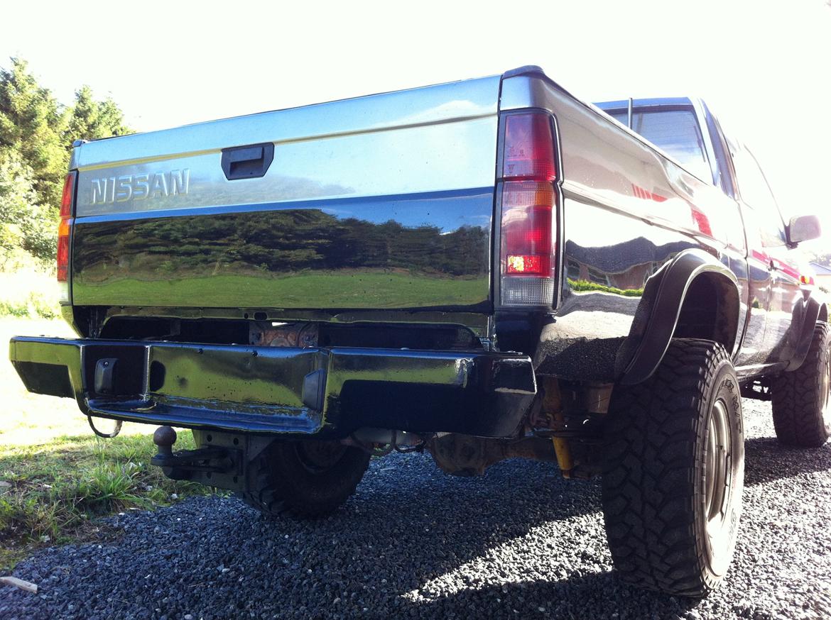 Nissan King Cab 2.5D 4X4 Pick-Up - På 33" efter at være kommet hjem billede 1