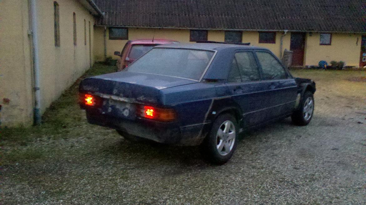 Mercedes Benz 190 D 2.5 Turbo "Under renovering!" billede 10