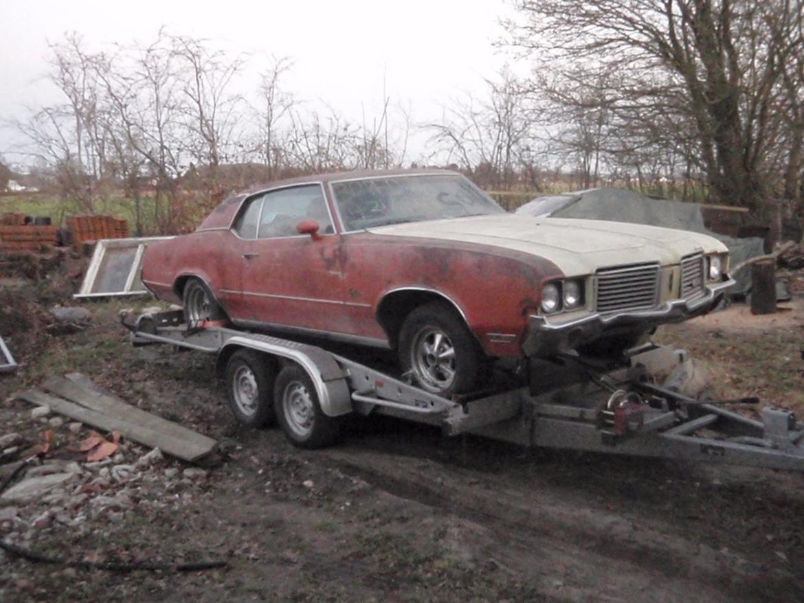 Oldsmobile Cutlass Supreme - Med motoren ude, dagen den kom hjem. billede 5