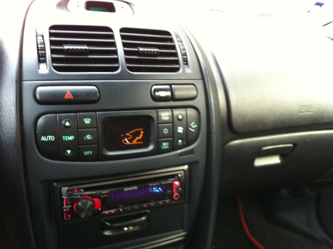 Mitsubishi Carisma billede 18