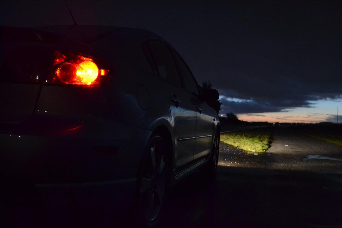 Mazda 3 - kl. 5:45 kan man også tage billeder billede 2