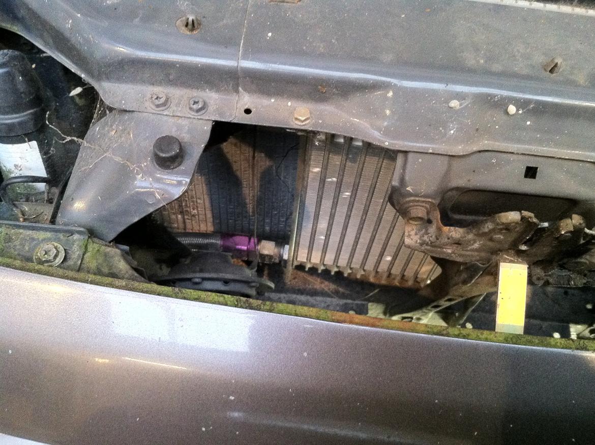 Nissan 200sx s13 - Her gemmer sig oliekøleren :) billede 10