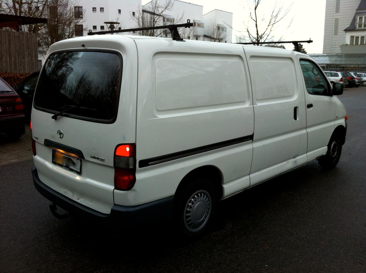 Toyota Hiace 2,5 D-4D 102 lang Komf. 5d billede 4