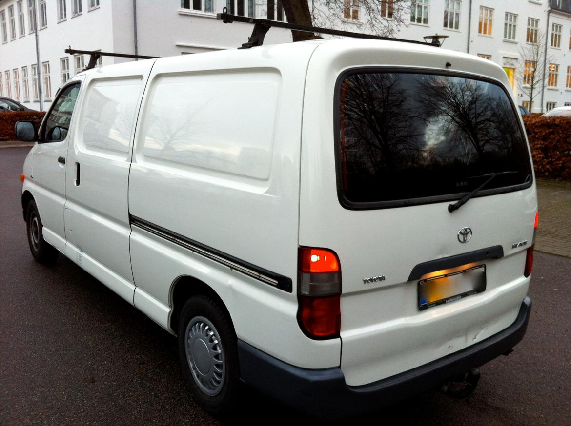 Toyota Hiace 2,5 D-4D 102 lang Komf. 5d billede 6