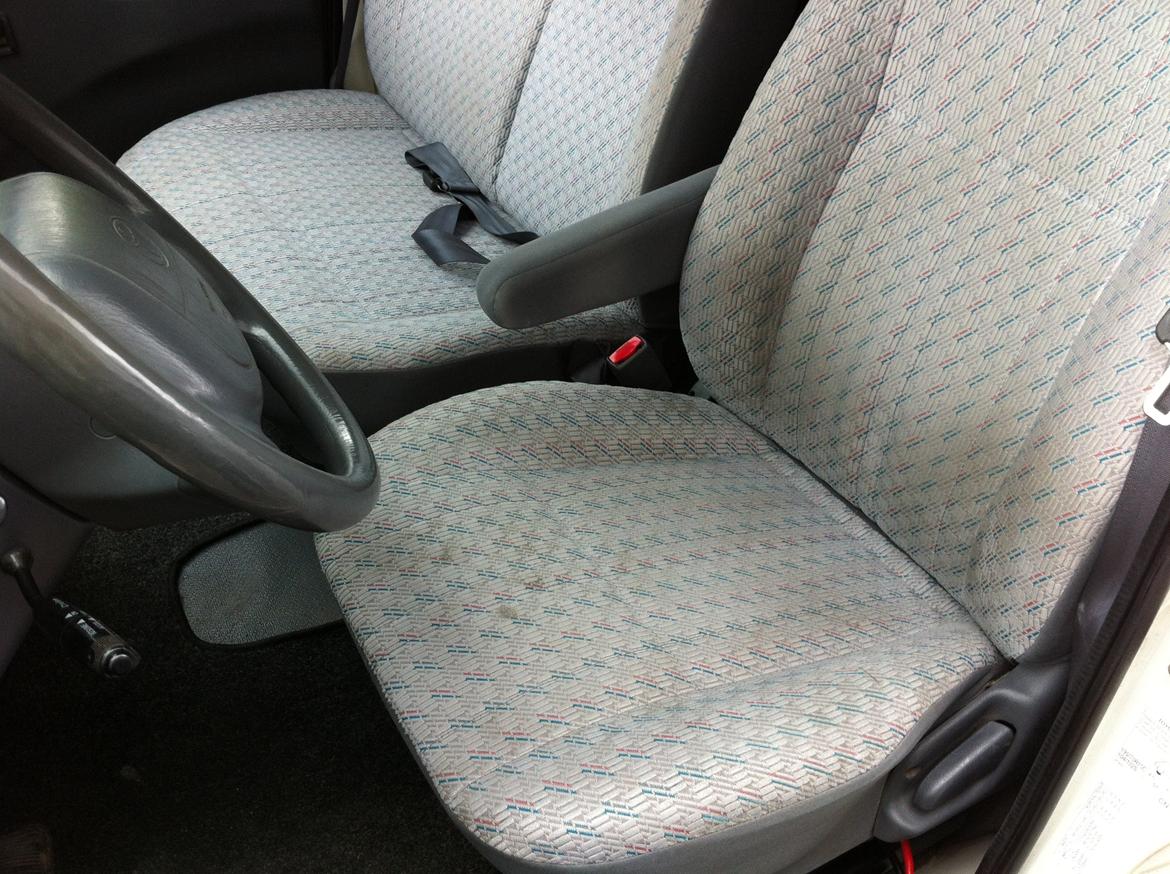 Toyota Hiace 2,5 D-4D 102 lang Komf. 5d billede 10