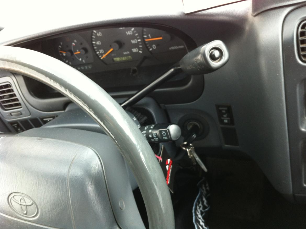 Toyota Hiace 2,5 D-4D 102 lang Komf. 5d billede 11