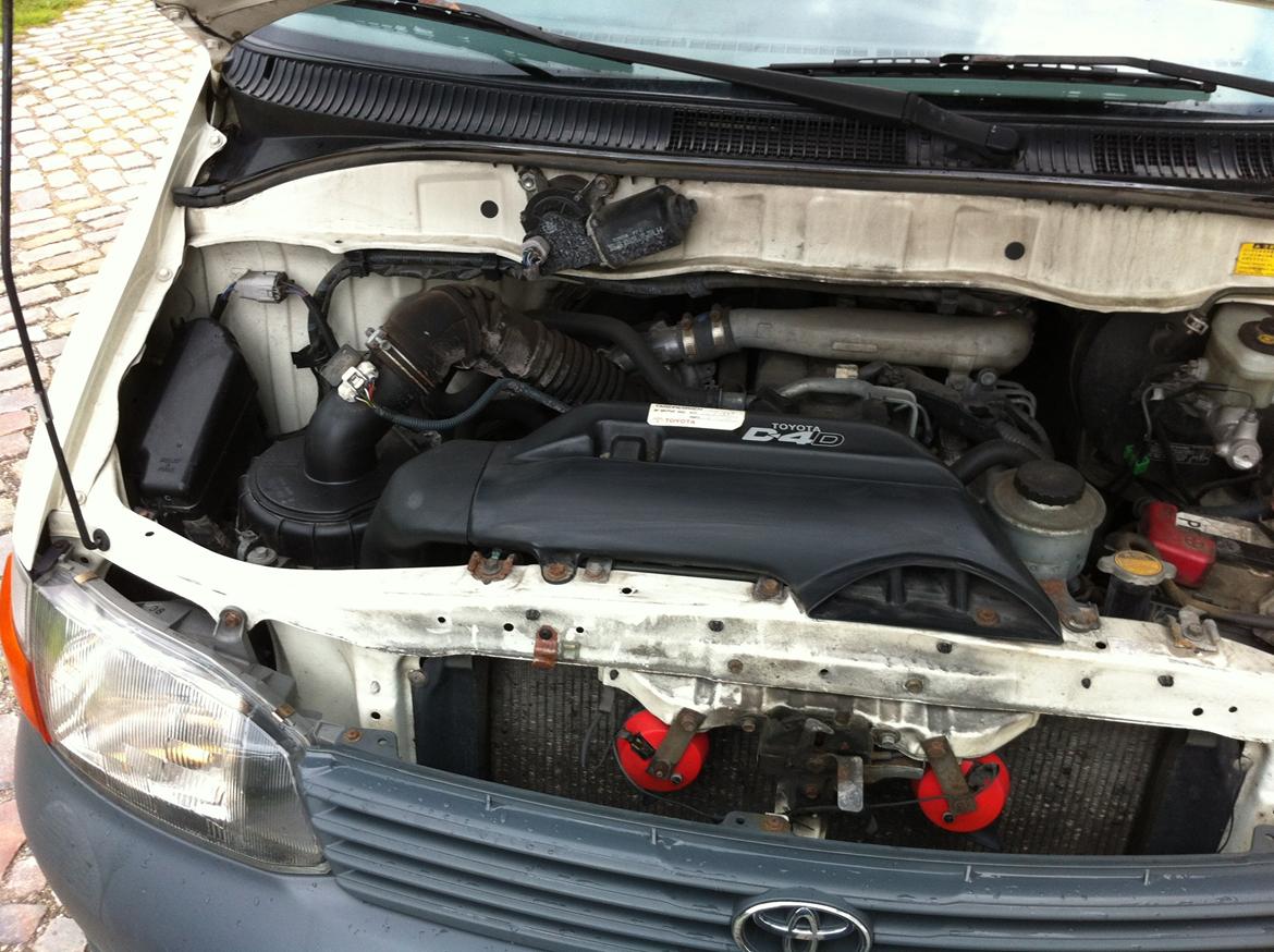 Toyota Hiace 2,5 D-4D 102 lang Komf. 5d billede 13