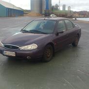 Ford Mondeo 2,0i 16v * SOLGT*