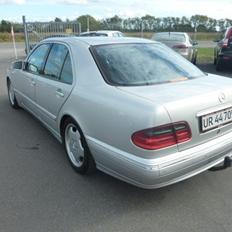Mercedes Benz E 320 CDI