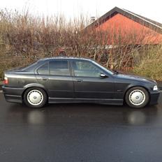 BMW 316i e36 totalt skadet