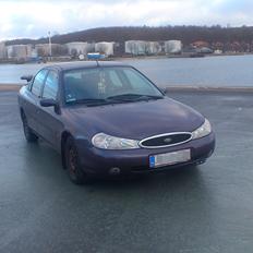 Ford Mondeo 2,0i 16v * SOLGT*