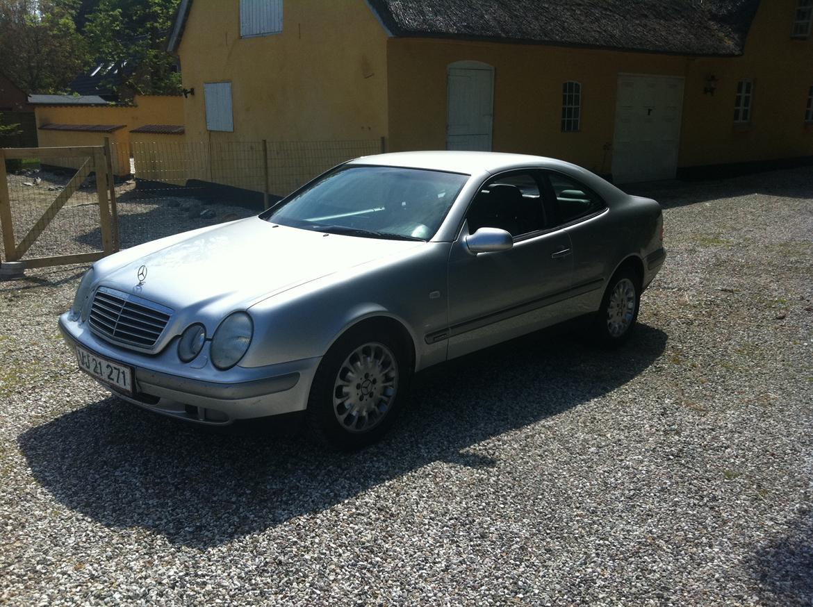 Mercedes Benz CLK 320 - Sådan så den ud den dag jeg kom hjem med den.. Der er sket lidt siden da billede 14