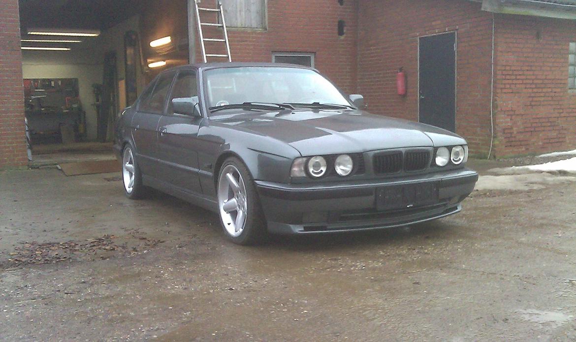 BMW e34 525 ia billede 6