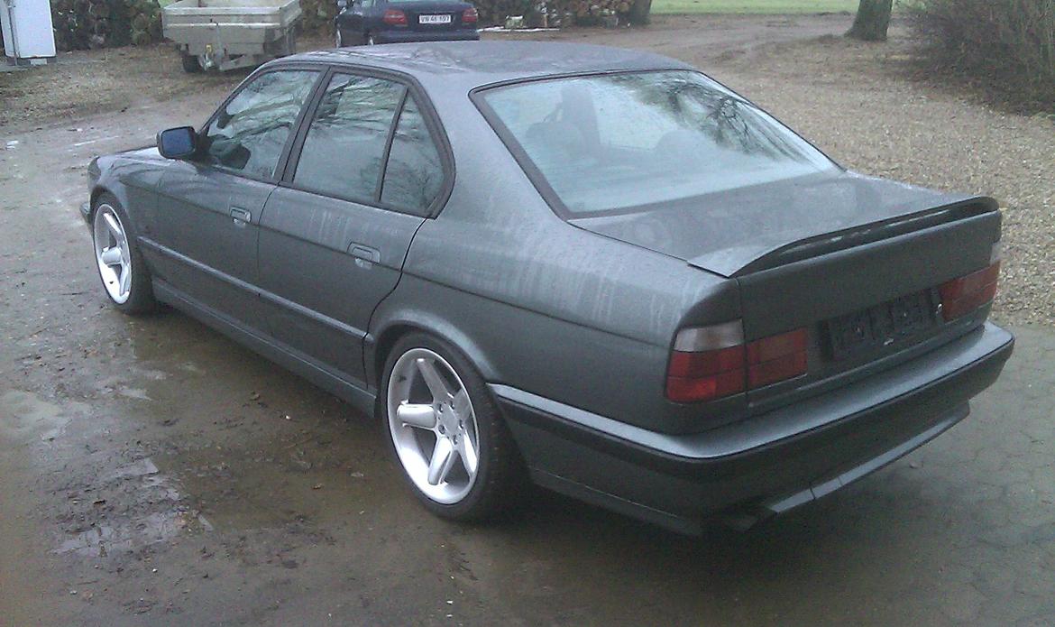 BMW e34 525 ia billede 8
