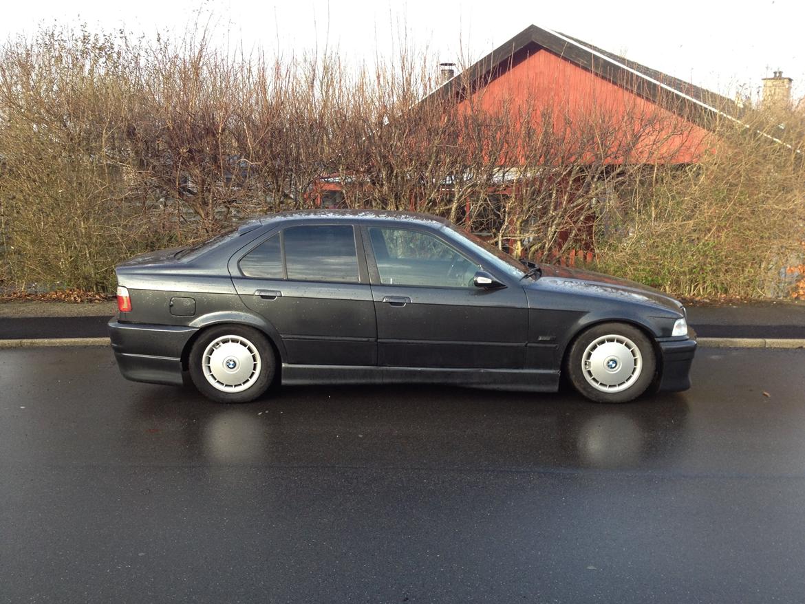 BMW 316i e36 totalt skadet billede 1