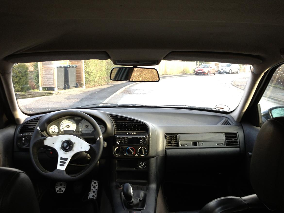 BMW 316i e36 totalt skadet billede 6