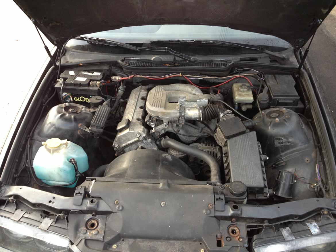 BMW 316i e36 totalt skadet billede 8