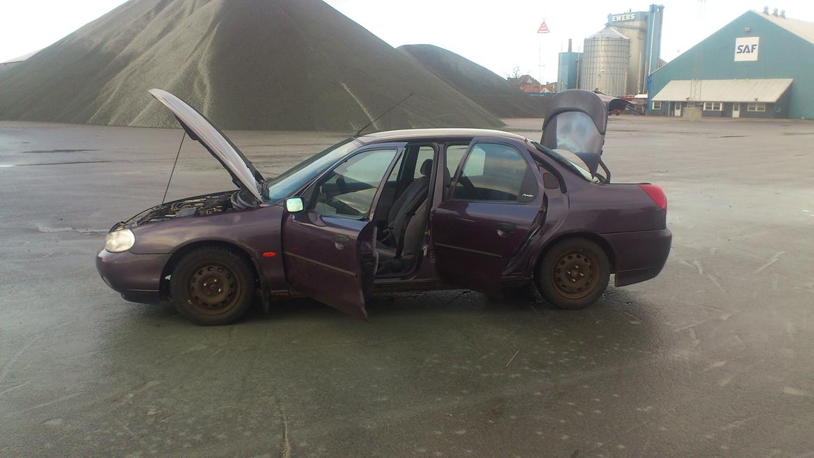 Ford Mondeo 2,0i 16v * SOLGT* billede 8