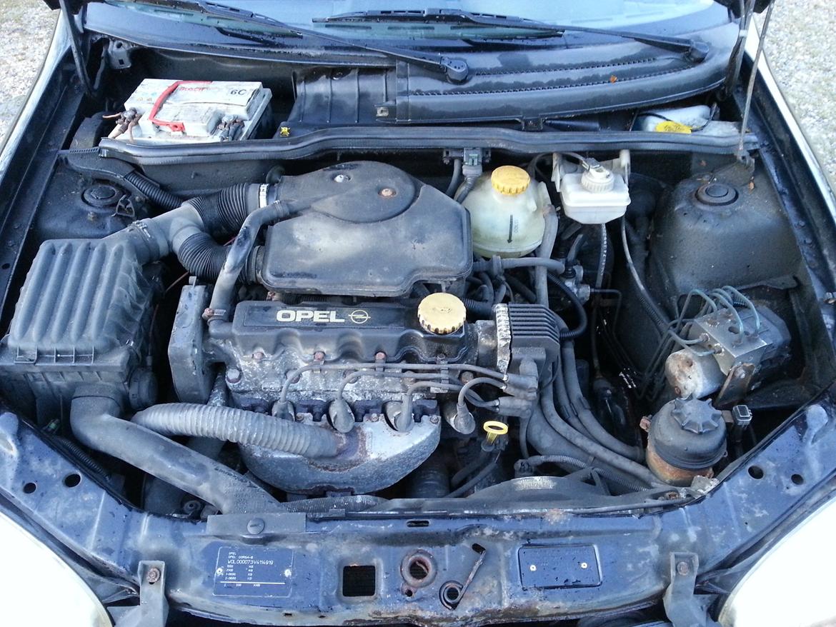 Opel Corsa B Sport (solgt) billede 11