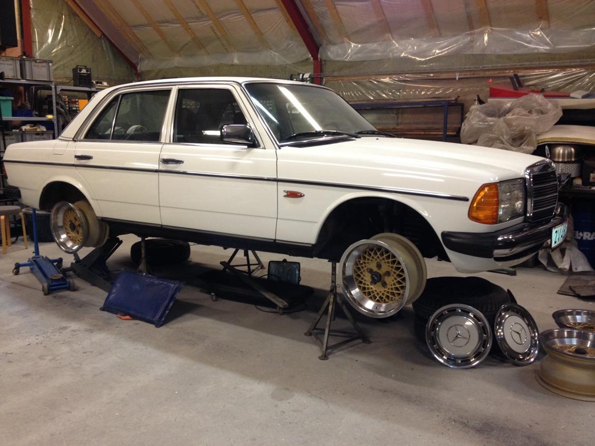 Mercedes Benz W123 250 (solgt) - 8 og 9 x16  billede 18