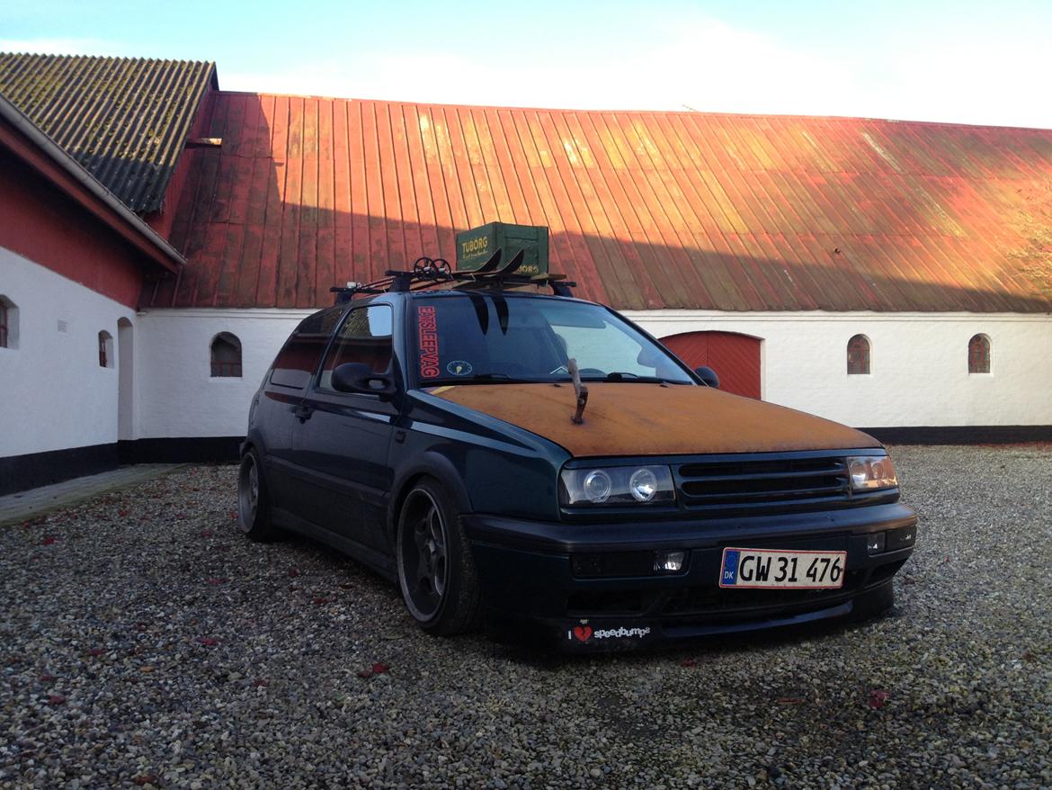 VW Golf 3 TDI - Stille og rolig dag med montering af lidt lir :D billede 1