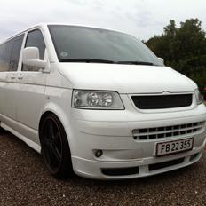 VW Transporter / Caravelle