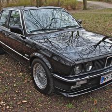BMW E30